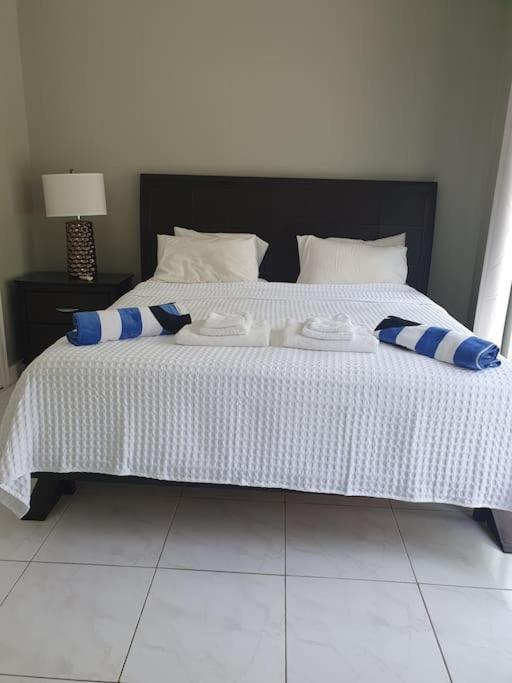 Orange Bay Townhouse By The Bay, Little Bay Country Club ,Negril 빌라 외부 사진