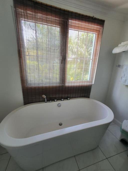 Orange Bay Townhouse By The Bay, Little Bay Country Club ,Negril 빌라 외부 사진